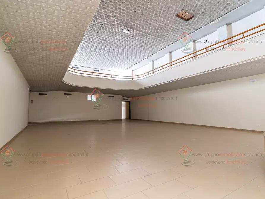 Immagine 5 di Locale commerciale in vendita  a Siracusa