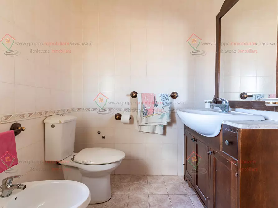 Immagine 10 di Quadrilocale in vendita  a Siracusa