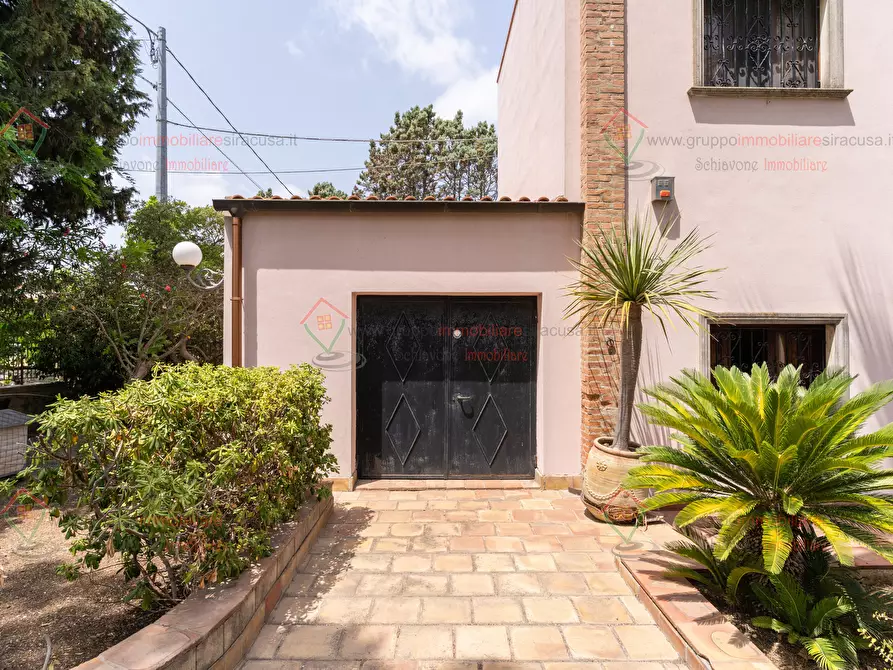 Immagine 34 di Villa in vendita  a Siracusa