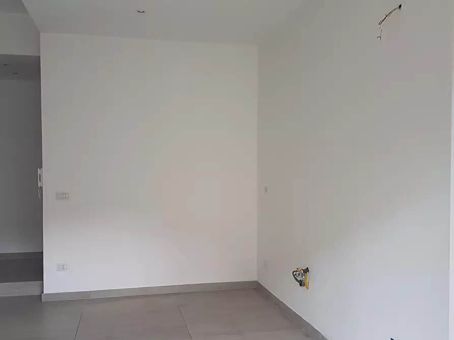 Immagine 8 di Trilocale in affitto  a Siracusa