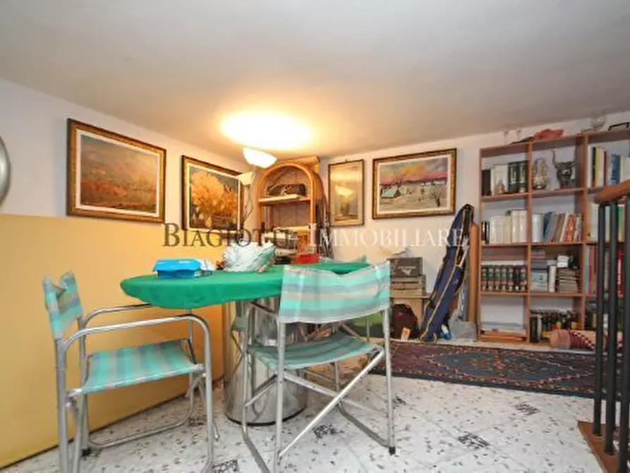 Immagine 28 di Pentalocale in vendita  in via del fante a Livorno