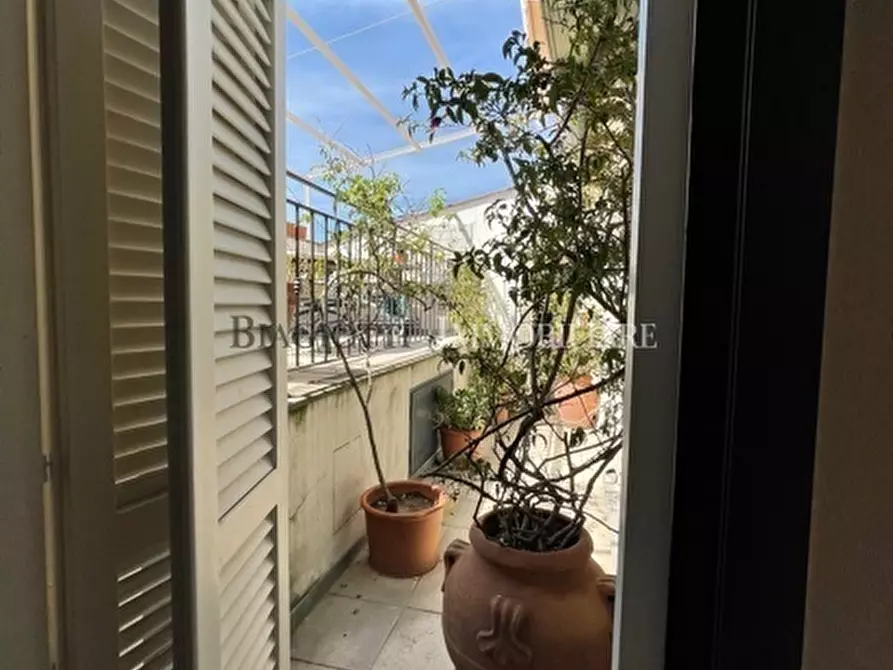 Immagine 21 di Attico in vendita  a Livorno
