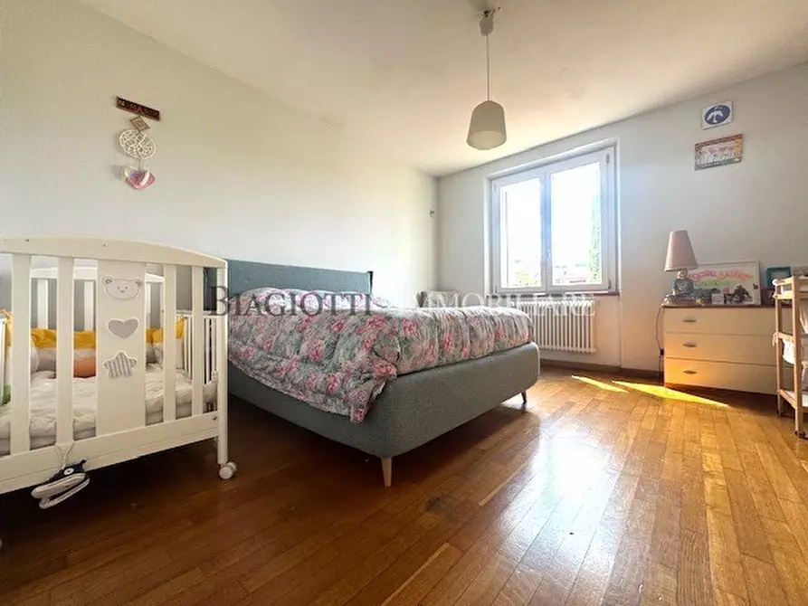 Immagine 23 di Villa in vendita  a Livorno