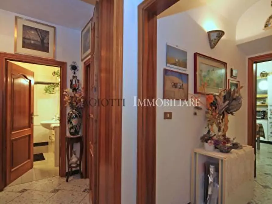 Immagine 35 di Pentalocale in vendita  in via del fante a Livorno