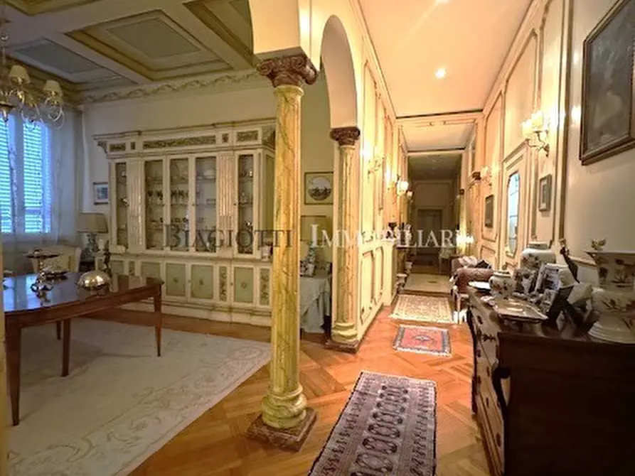 Immagine 6 di Pentalocale in vendita  in viale italia a Livorno