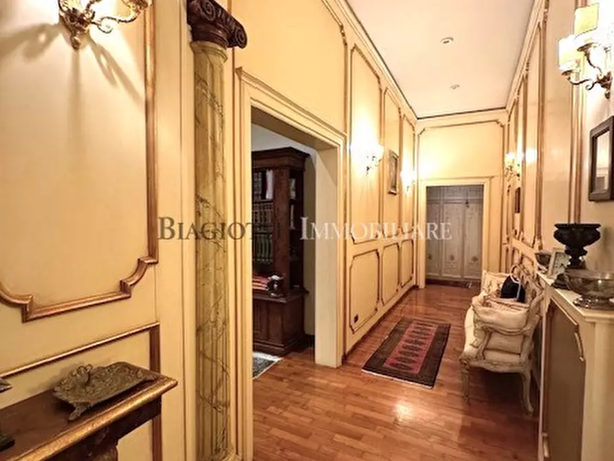 Immagine 22 di Pentalocale in vendita  in viale italia a Livorno