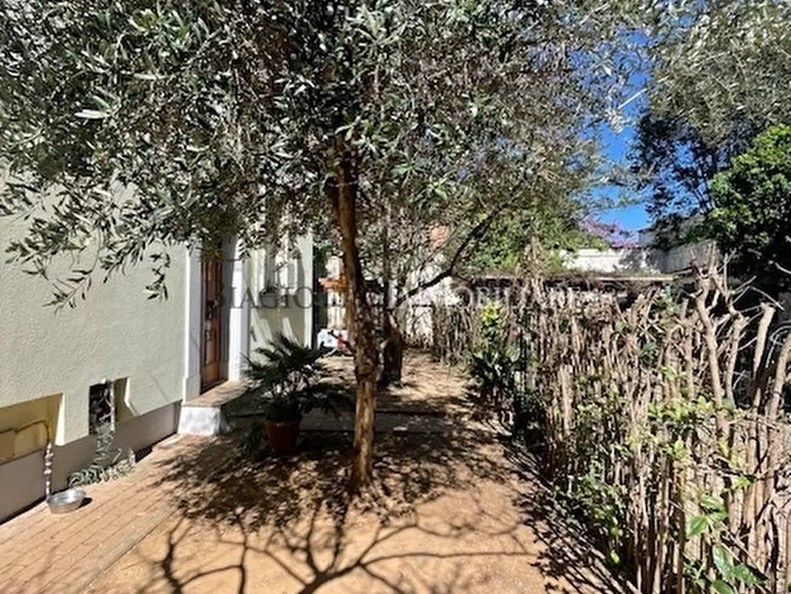 Immagine 9 di Casa semindipendente in vendita  a Livorno