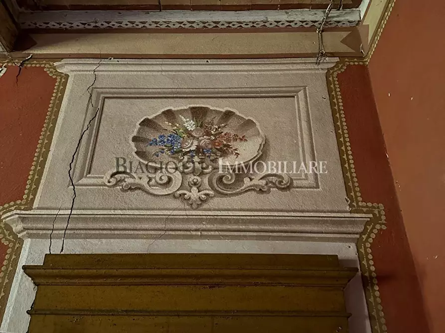 Immagine 40 di Rustico / casale in vendita  a Livorno