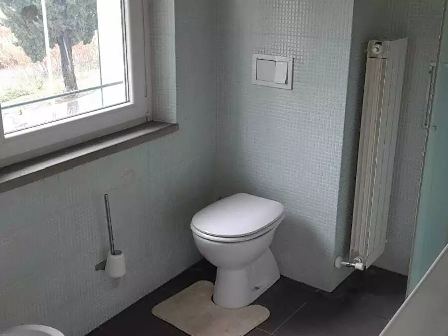 Immagine 8 di Appartamento in affitto  a Sarzana