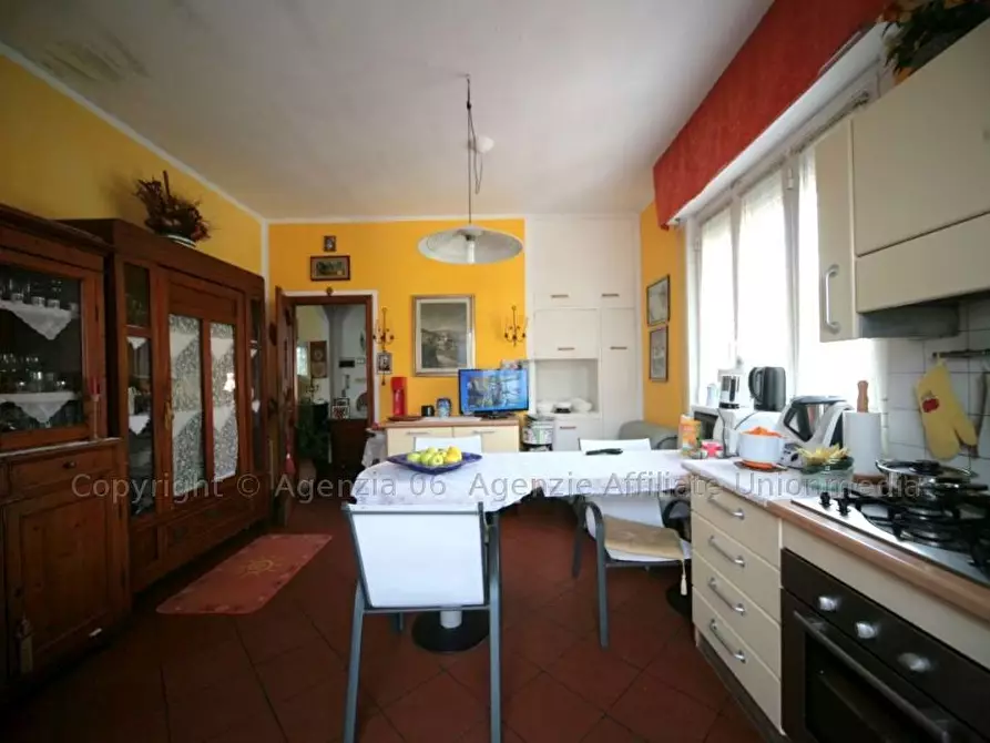 Immagine 9 di Casa bifamiliare in vendita  a Sarzana