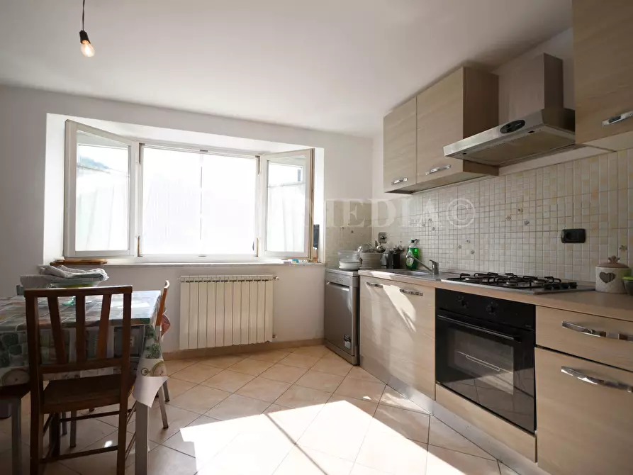 Immagine 9 di Casa semindipendente in vendita  in via triboli a Sarzana