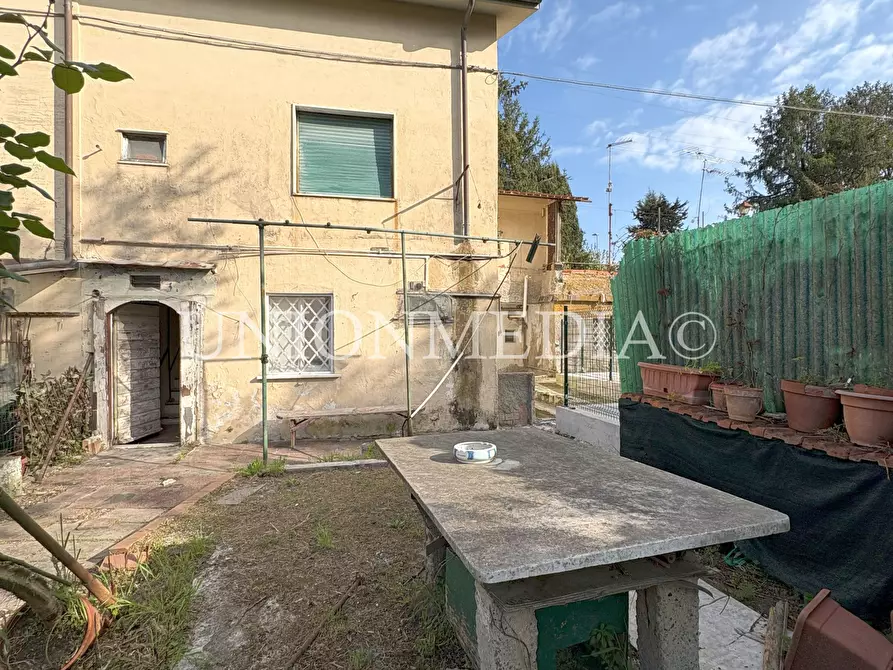 Immagine 5 di Casa semindipendente in vendita  in Viale Vittorio Alfieri 26 a Sarzana