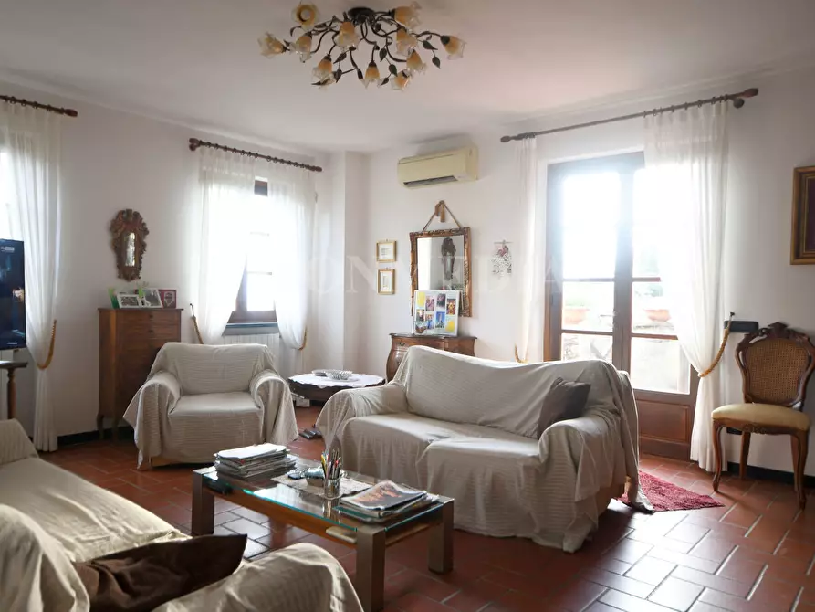 Immagine 12 di Villa in vendita  in Via caniparola a Fosdinovo