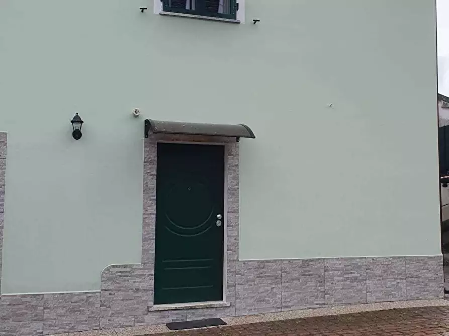 Immagine 3 di Casa bifamiliare in vendita  in Via SARZANELLO a Sarzana