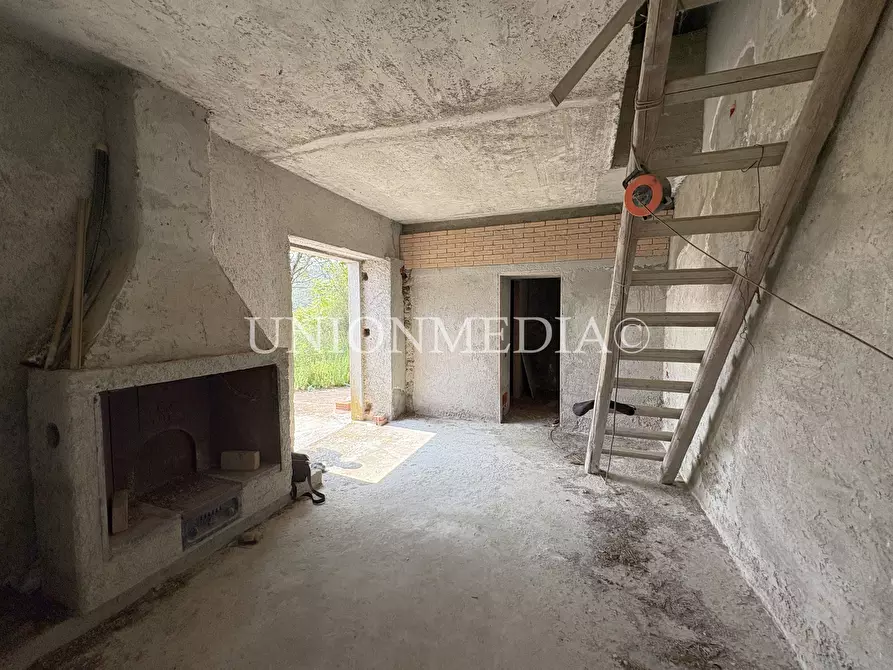 Immagine 18 di Rustico / casale in vendita  in via carignano a Fosdinovo