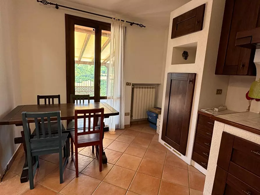 Immagine 10 di Villetta a schiera in vendita  in Via Gorolo 63 a Borghi