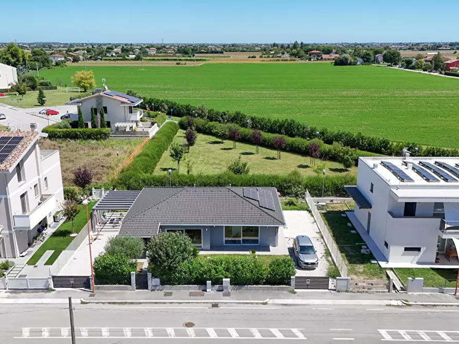 Immagine 32 di Villa in vendita  in Via Primo Targhini 4101 a Cesena