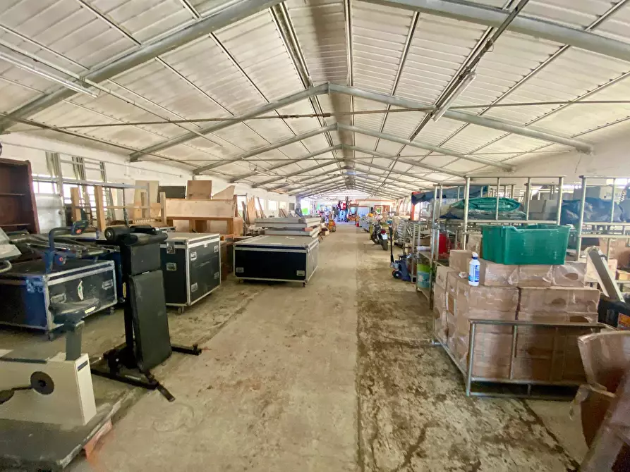 Immagine 3 di Attività artigianale in vendita  in Via Pauluzza 9 a Forli'