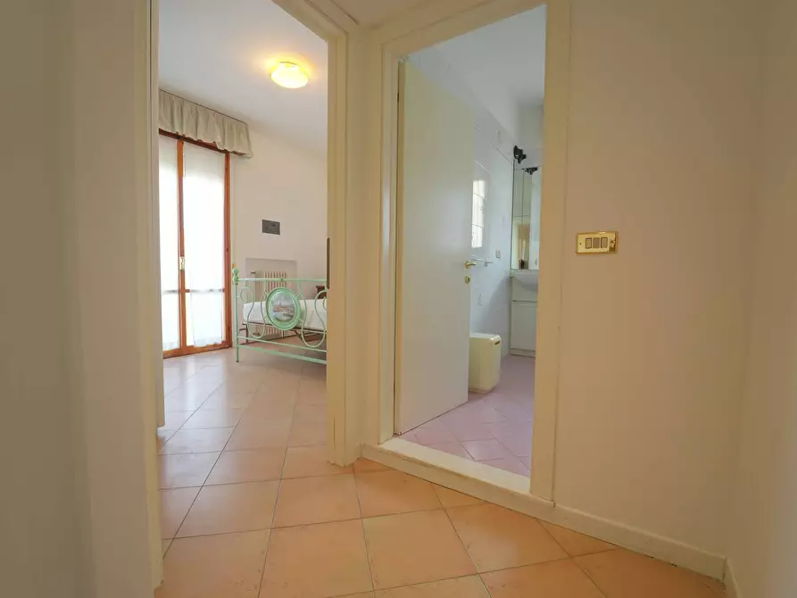 Immagine 10 di Trilocale in vendita  in Via Montello a Cesenatico