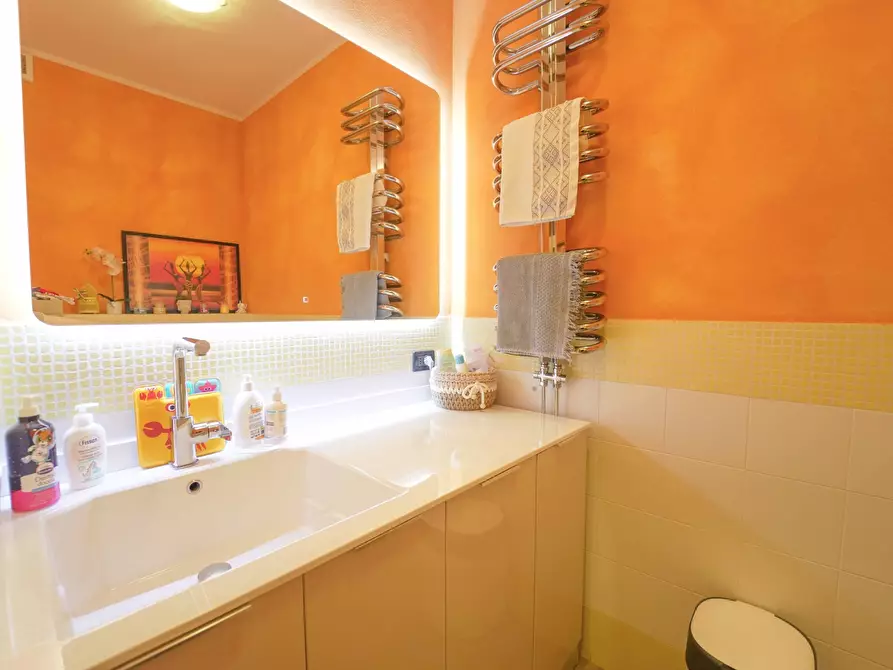 Immagine 14 di Trilocale in vendita  in Via Berlino 89 a Santarcangelo Di Romagna
