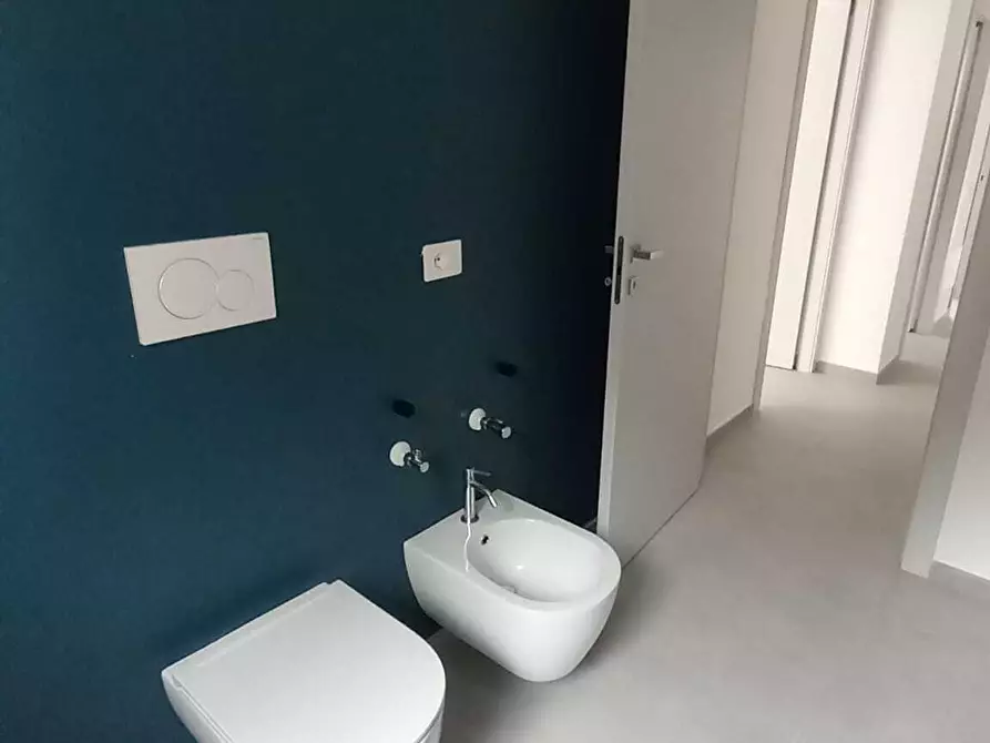 Immagine 13 di Quadrilocale in vendita  in Via della Fiera 85 a Rimini