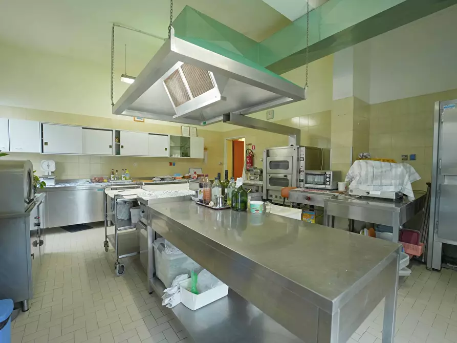 Immagine 11 di Palazzo in vendita  in Via Publio Virgilio Marone a Bellaria-Igea Marina