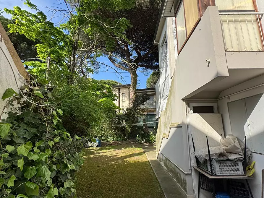 Immagine 7 di Pentalocale in vendita  in Viale Romagna 25 a Cervia