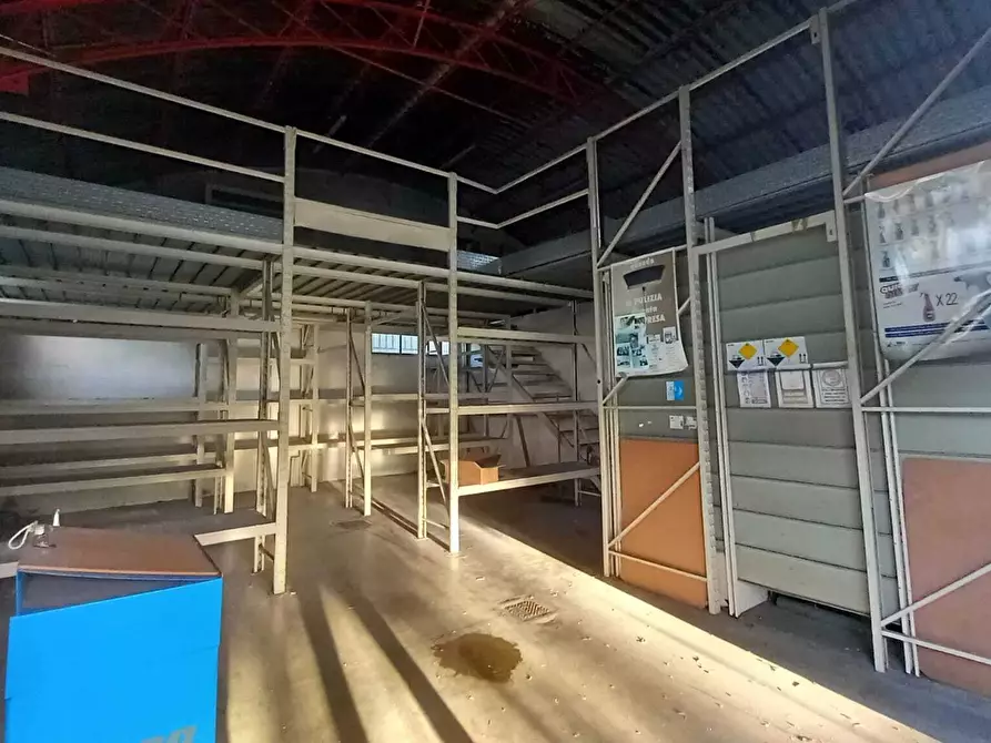 Immagine 5 di Attività artigianale in affitto  in Via Barcarola 22 a Rimini