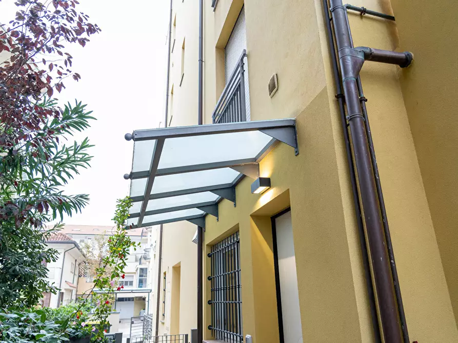 Immagine 13 di Bilocale in vendita  in Viale Catalani 20 a Riccione