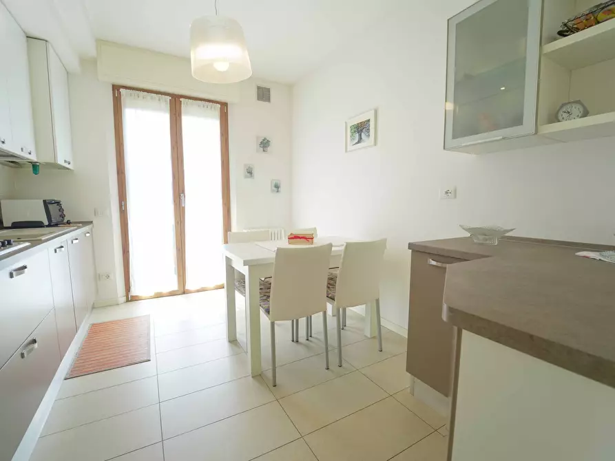 Immagine 3 di Trilocale in vendita  in Via Giovanni Amendola 3 a Rimini