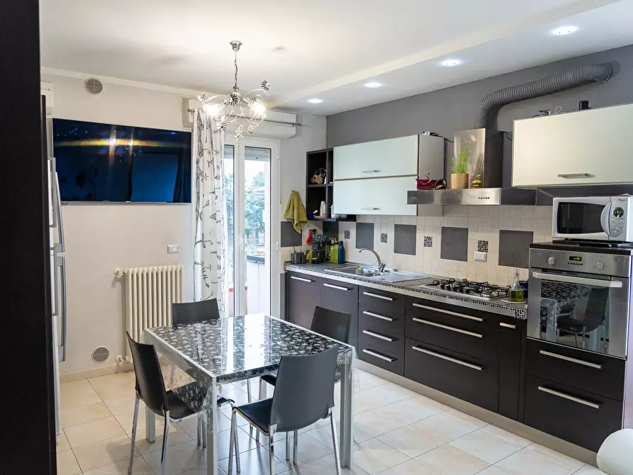 Immagine 1 di Trilocale in vendita  in Via Viola a Santarcangelo Di Romagna