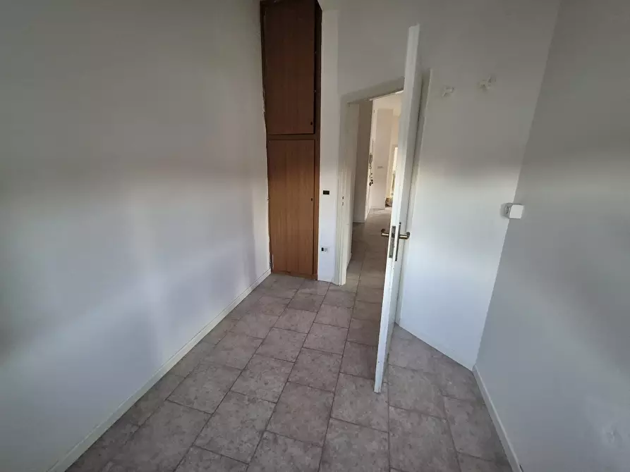 Immagine 25 di Quadrilocale in vendita  in via santerno a Rimini