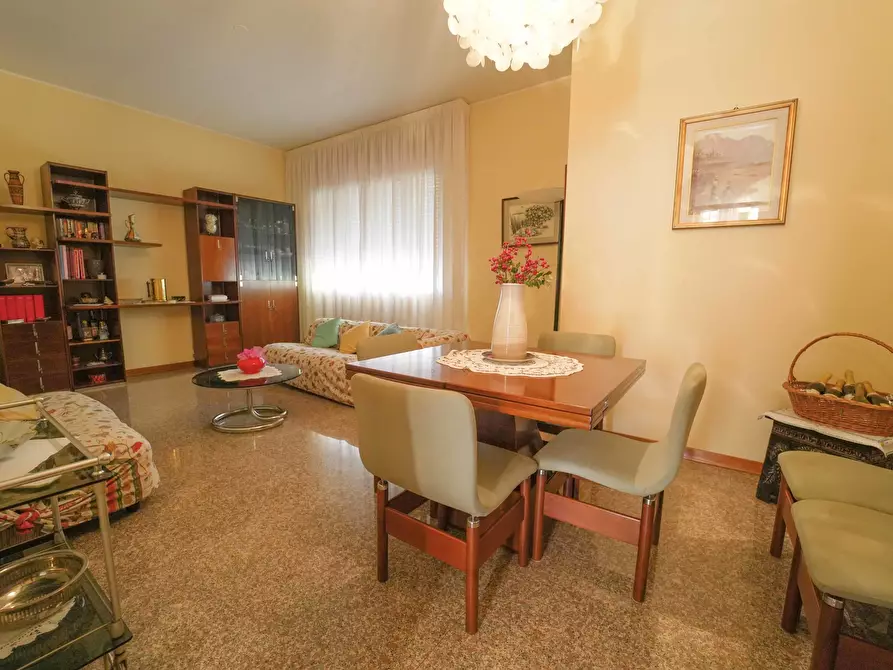 Immagine 1 di Quadrilocale in vendita  in via ugo braschi 36 a Santarcangelo Di Romagna