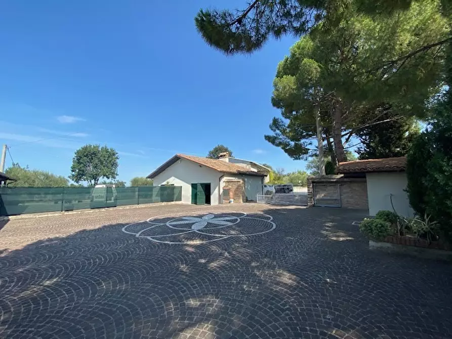 Immagine 42 di Rustico / casale in vendita  in Via Sant'Andrea in Villis a Fano
