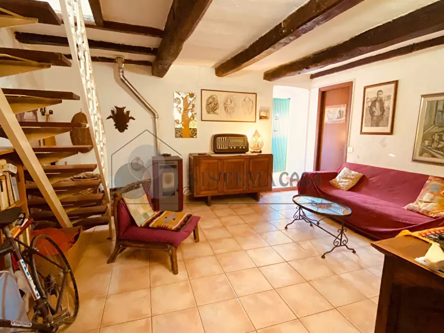 Immagine 5 di Rustico / casale in vendita  in Via Borgo di Sopra Giucano 10 a Fosdinovo