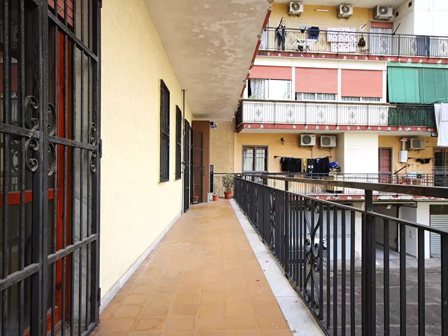Immagine 9 di Trilocale in vendita  in Via Zenone di Elea 49 a Napoli