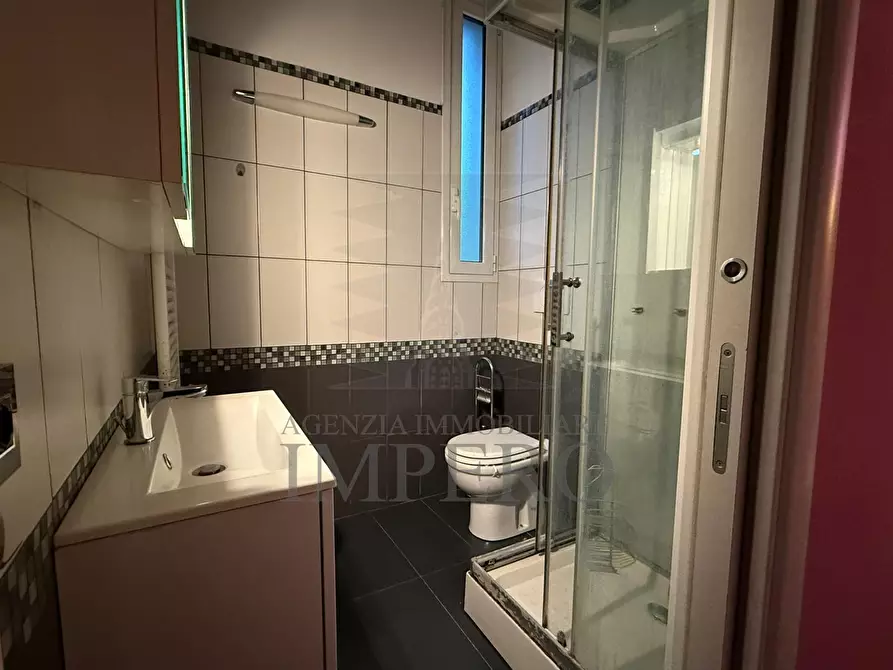 Immagine 10 di Bilocale in vendita  in Vicolo Orsini 2 a Camporosso