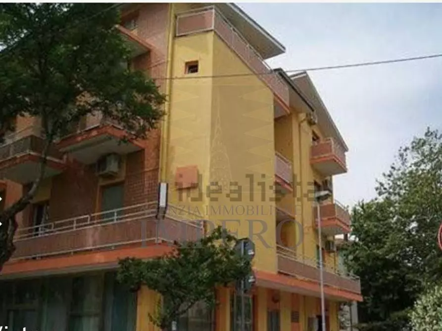 Immagine 13 di Palazzo in vendita  in Viale Cesare Nicolini 15 a Rimini