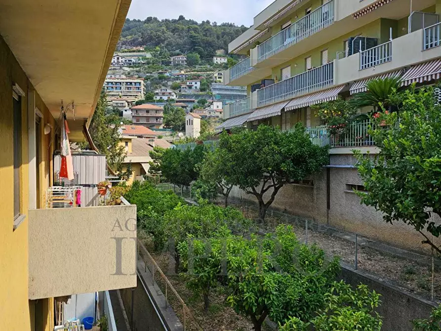 Immagine 16 di Quadrilocale in vendita  in Via San Secondo 50 a Ventimiglia