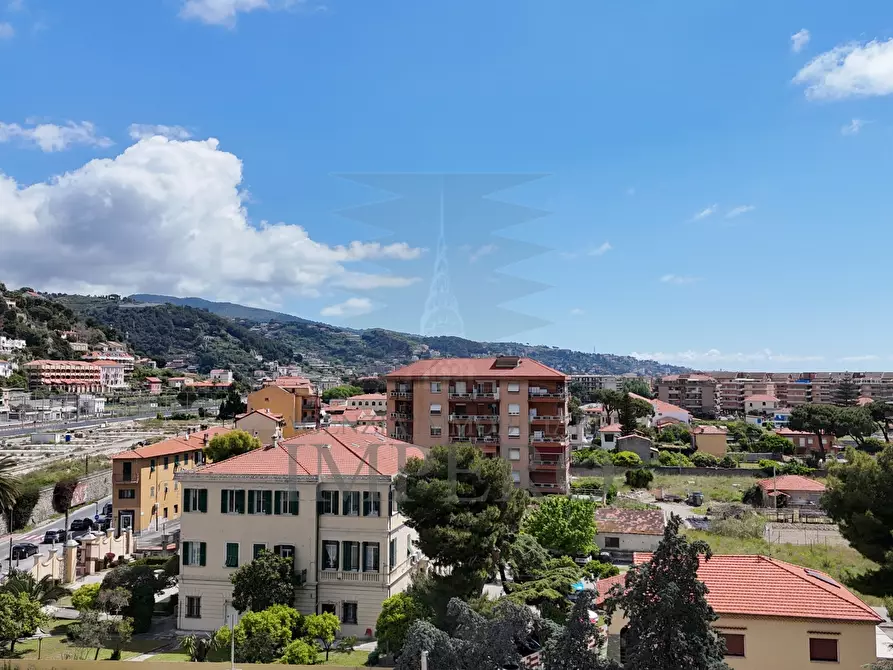 Immagine 34 di Quadrilocale in vendita  in Via Cornelio Tacito 2 a Ventimiglia