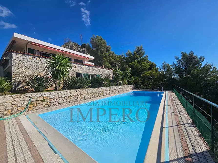 Immagine 36 di Villa in vendita  in Via Woronof a Ventimiglia