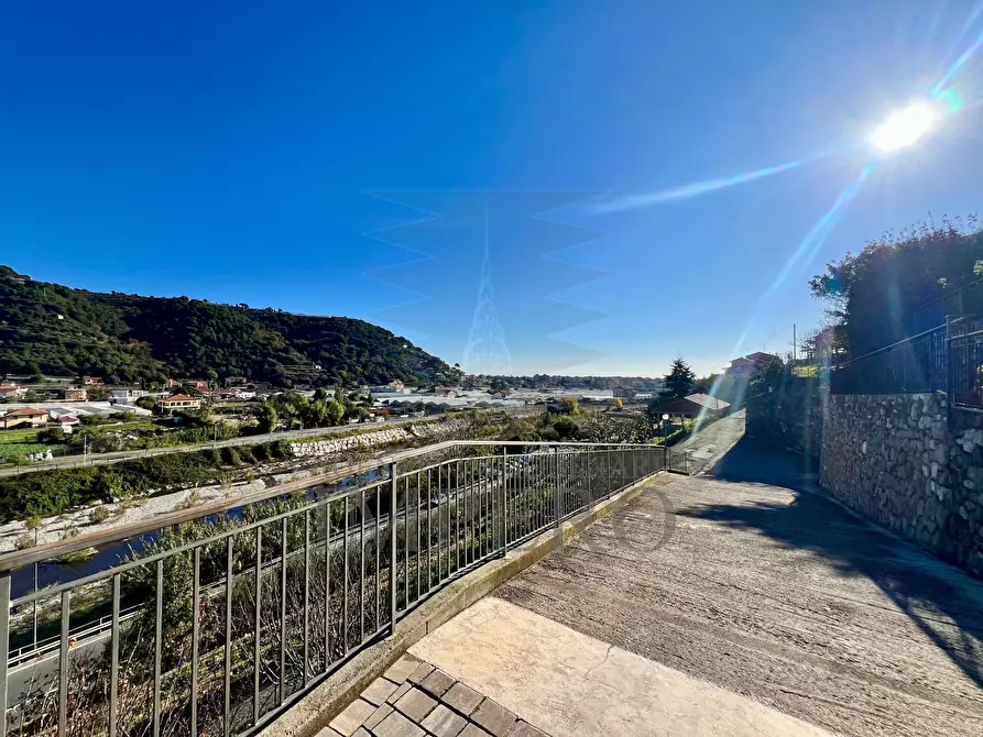 Immagine 41 di Villa in vendita  in Corso della Repubblica a Camporosso