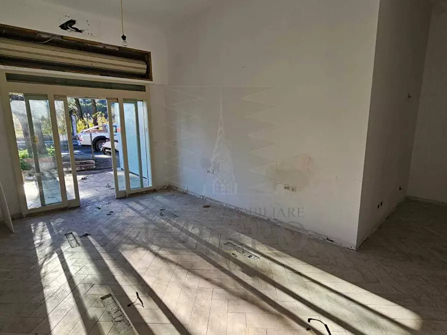 Immagine 5 di Locale commerciale in vendita  in Corso Nizza 97F a Ventimiglia