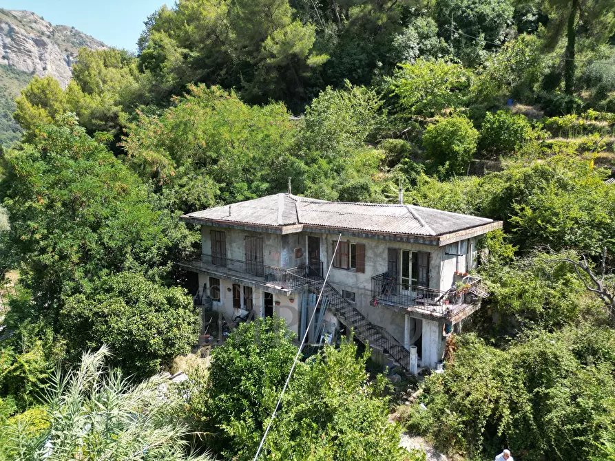 Immagine 1 di Casa indipendente in vendita  in Via Gallardi 219 a Ventimiglia