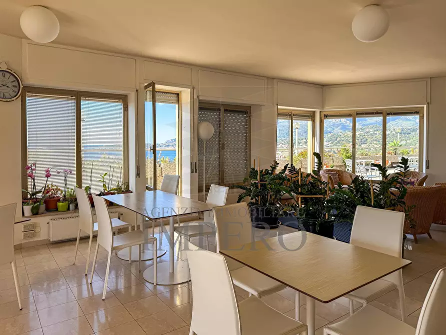 Immagine 5 di Pentalocale in vendita  in Corso Mentone 79 a Ventimiglia