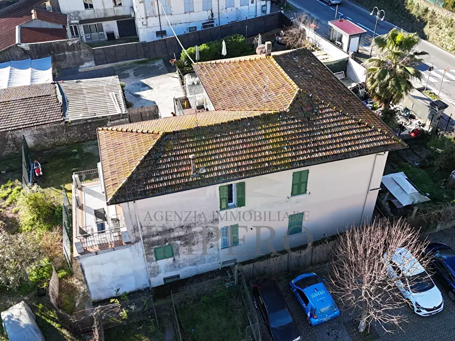 Immagine 25 di Bilocale in vendita  in Piazza Madonna 1 a Camporosso