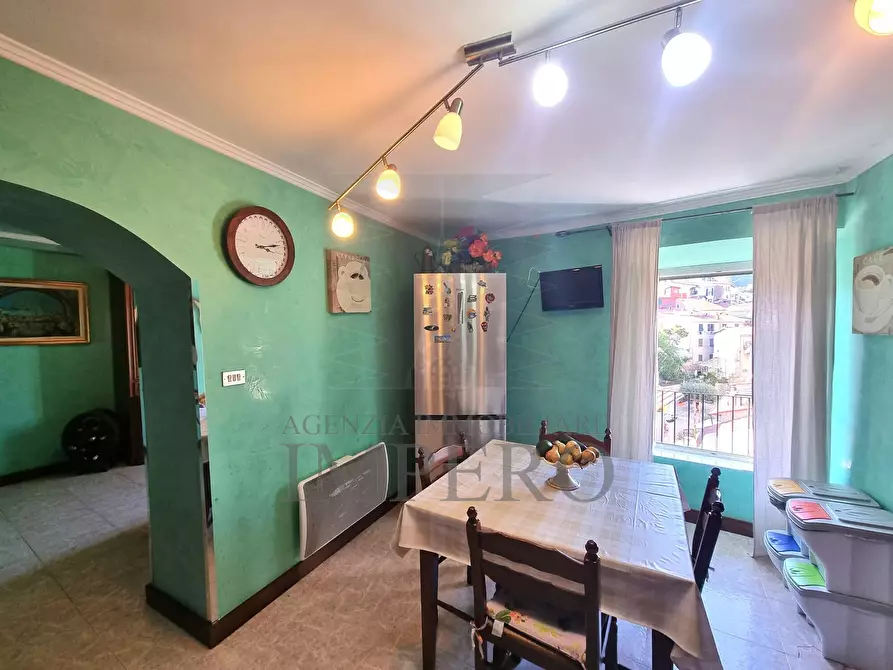 Immagine 4 di Trilocale in vendita  in Via Giuseppe Garibaldi 26 a Ventimiglia