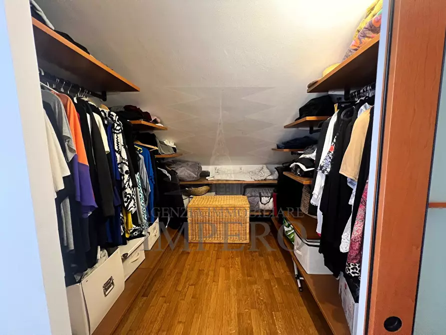 Immagine 25 di Pentalocale in vendita  in Corso Vittorio Emanuele 236 a Camporosso