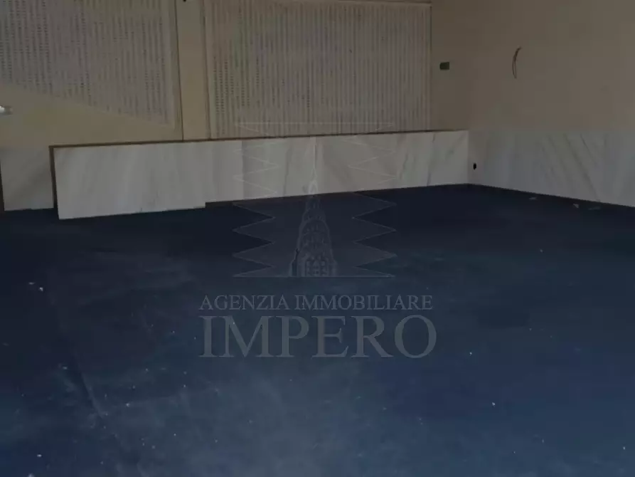 Immagine 5 di Locale commerciale in vendita  in Via Filippo Turati 20 a Ventimiglia