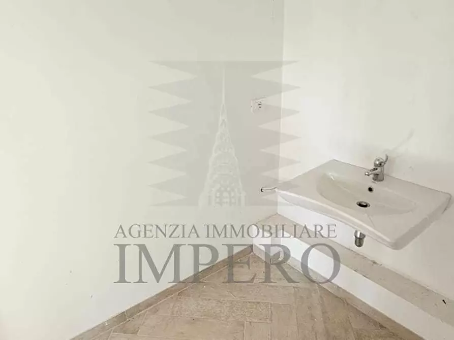 Immagine 8 di Locale commerciale in vendita  in Corso Nizza 97F a Ventimiglia
